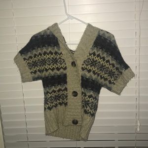 Short Sleeve Sweater with Hood.